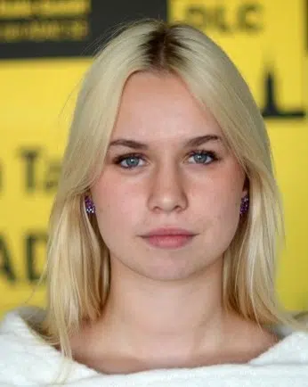 Portrait Angelie Schröter, Auszubildende bei der ADAC Dienstleistungs-Center GmbH