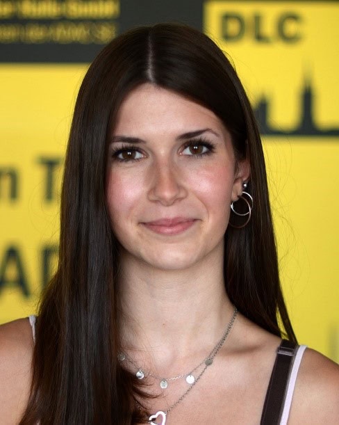 Portrait Alina Emmerich, Auszubildende bei der ADAC Dienstleistungs-Center GmbH