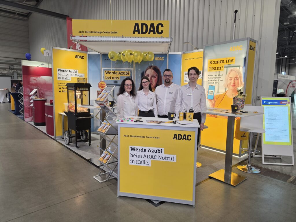Unser Team bei der Messe - Stets bereit für Gespräche • © ADAC Dienstleistungs-Center GmbH