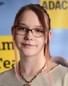 Portrait Alina Emmerich, Auszubildende bei der ADAC Dienstleistungs-Center GmbH